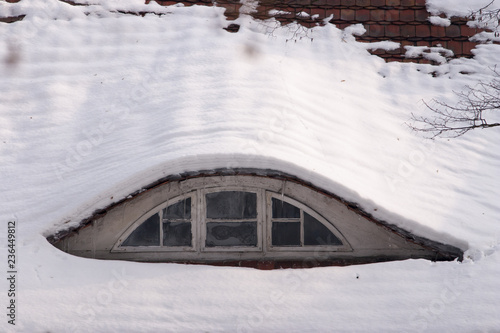 okno dachowe zima