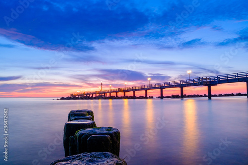 Wustrow (Fischland), Seebrücke am Abend