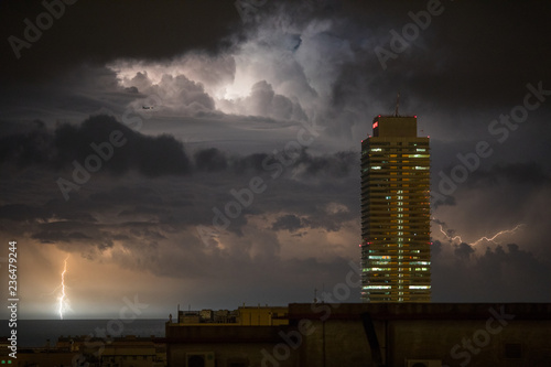 Obraz na płótnie Tormenta costa de Barcelona w salonie