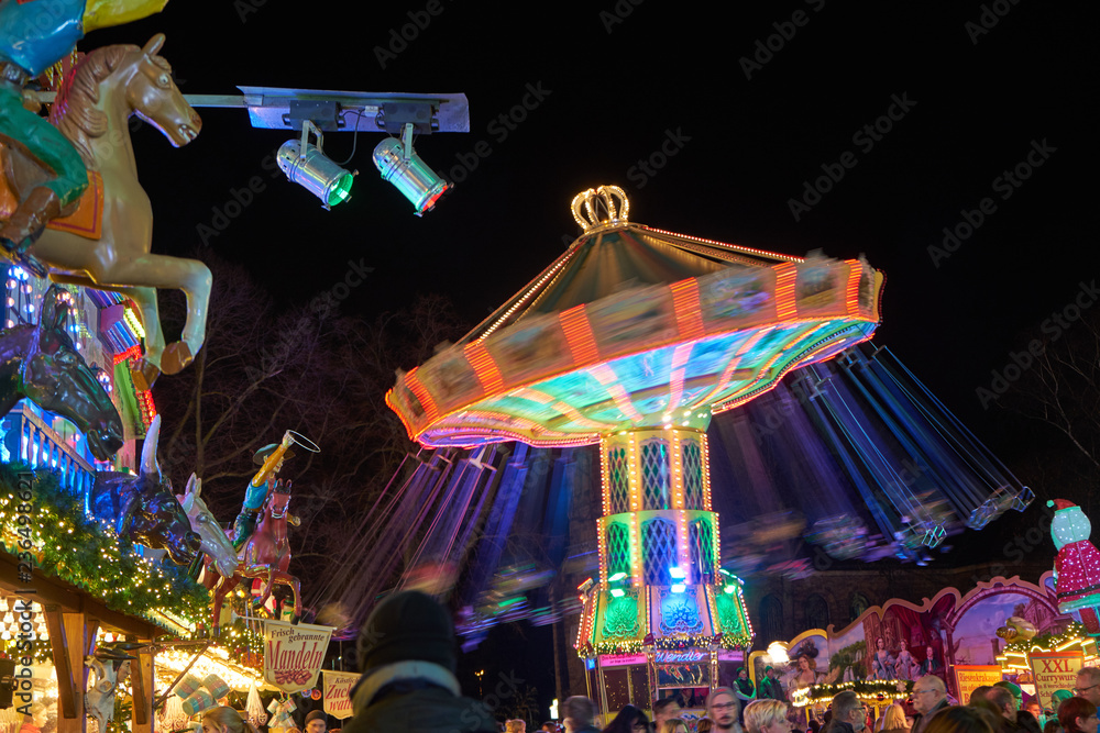 Obraz premium Kirmes Karussell 