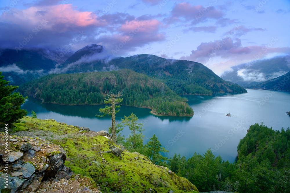 Mountain landscape, lake and mountain Seattle, Washington state, USA.