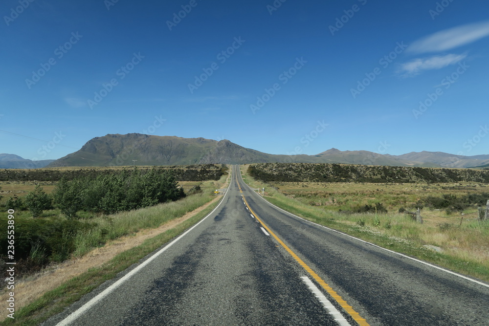 Einsame Straße in Neuseeland