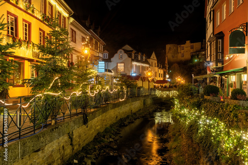 Weihnachtliches Bad Münstereifel an der alten Apotheke © HeinzWaldukat