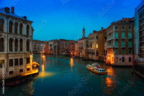 Venezia, veduta sul Canal Grande al tramonto © Riccardo