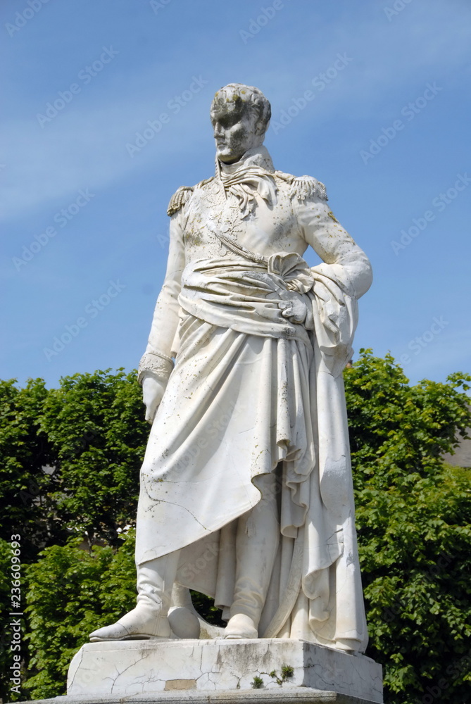Buste de Valhubert né à Avranches, tombé glorieusement à Austerlitz en 1805, département de la Manche, France