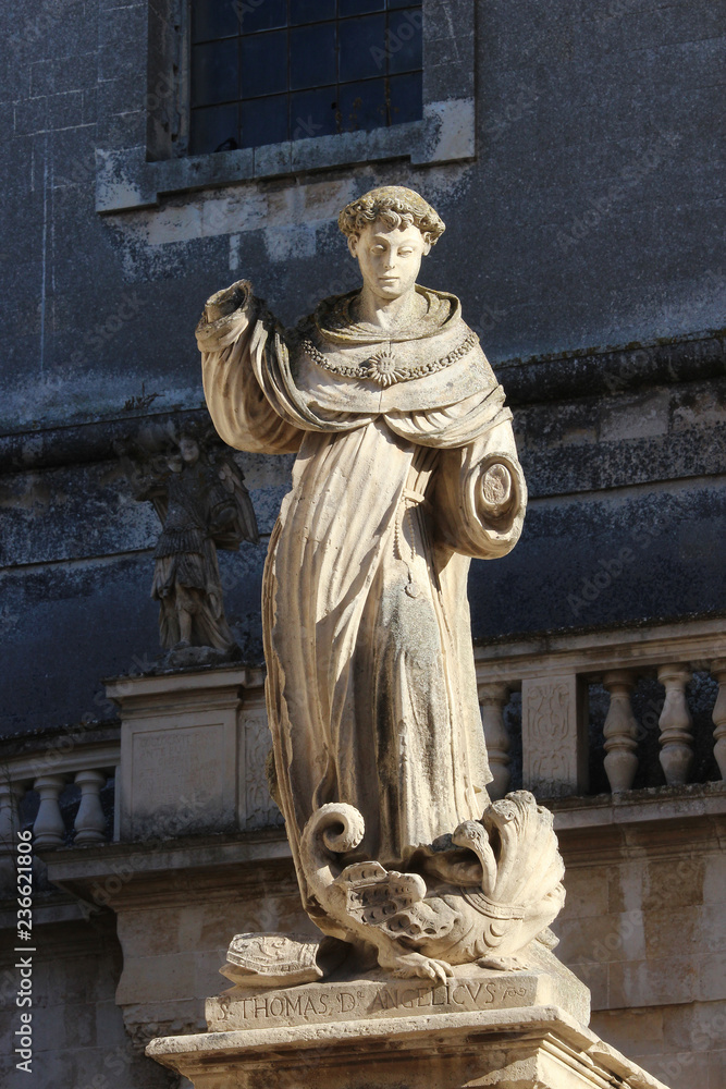 Statue of Saint Thomas Aquinas, with the hands cut off Statue of Saint Thomas Aquinas, with the hands cut off