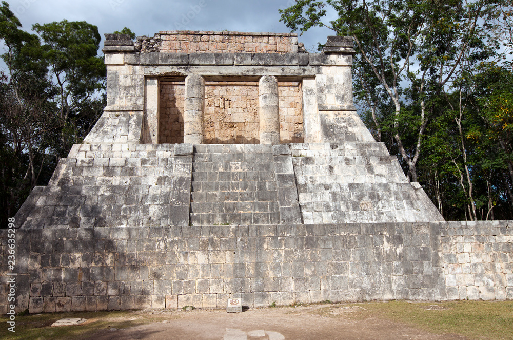 Maya archeological site of Chichen Itza in Yucatan, Mexico Maya archeological site of Chichen Itza in Yucatan, Mexico