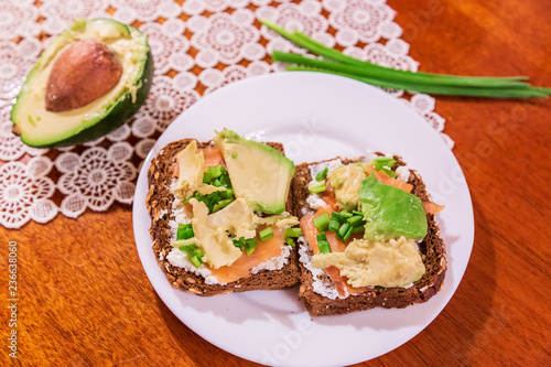 healthy sandwiches with salmon and avocado