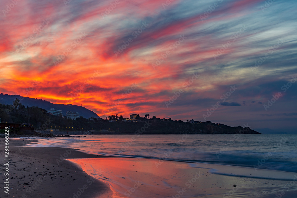 Obraz premium Spiaggia di Cefalù al tramonto, Sicilia