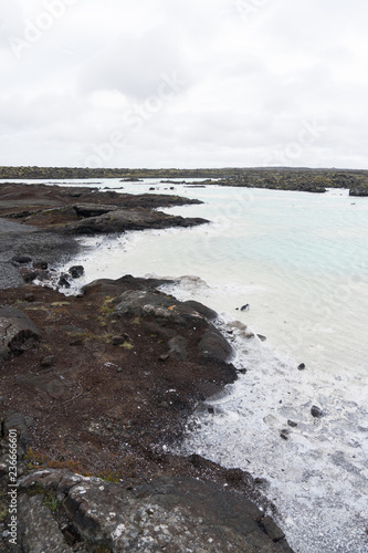 Blaue Lagune "Bláa Lónið" - Landschaft auf der Reykjanes-Halbinsel / Island 