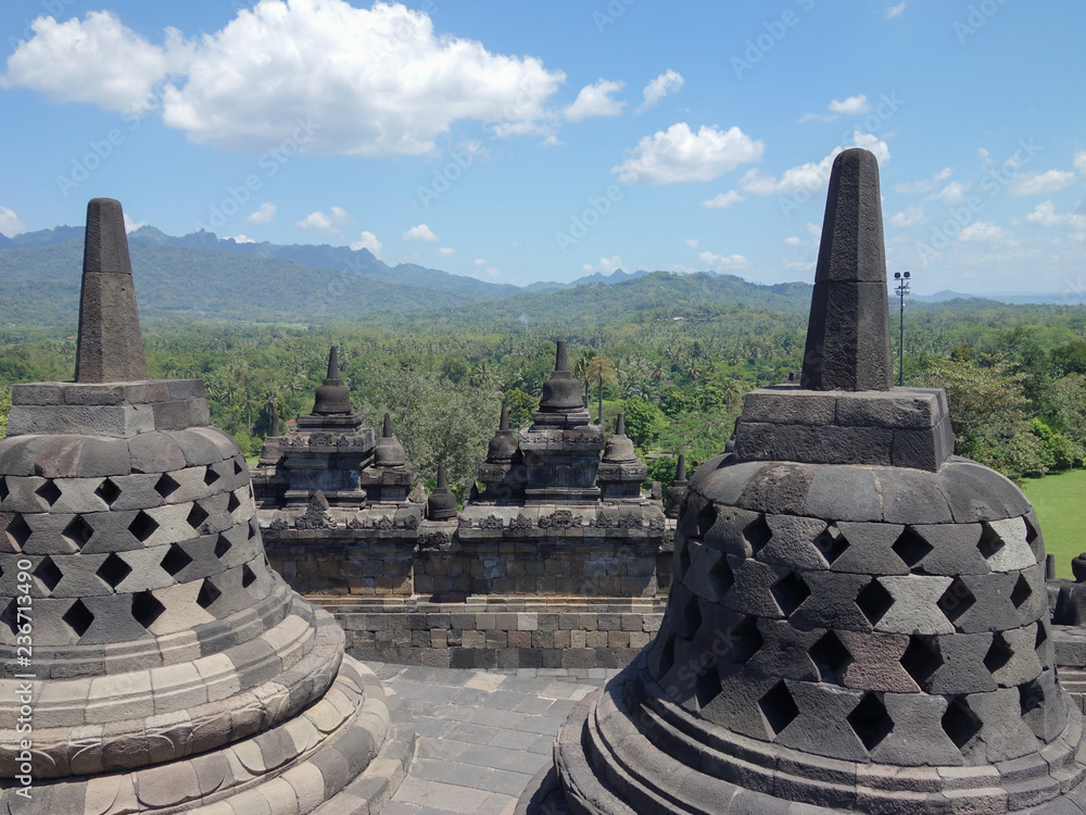 インドネシアの有名な世界遺産ボロブドゥール寺院 Stock Photo Adobe Stock