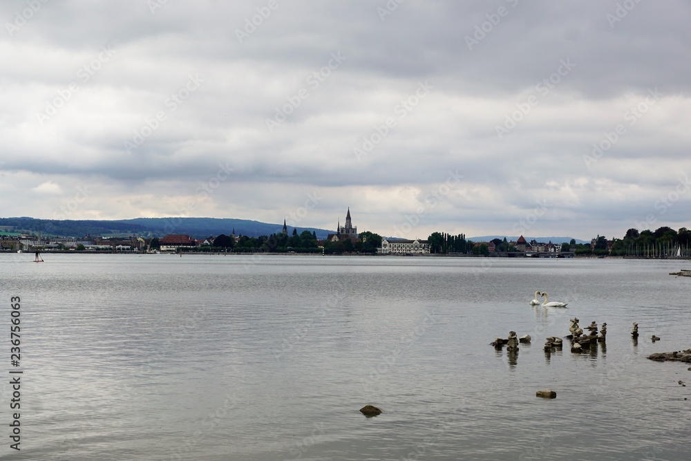 Bodensee in Konstanz am Horn in Süddeutschland im Herbst