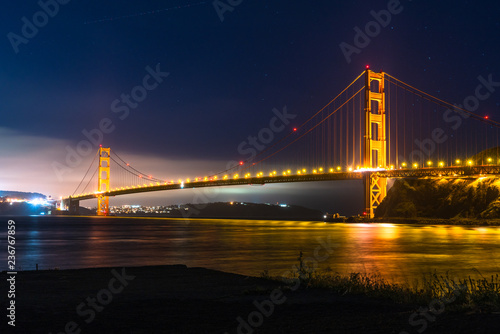 Fototapeta Naklejka Na Ścianę i Meble -  Nightview in Golden gate bridge