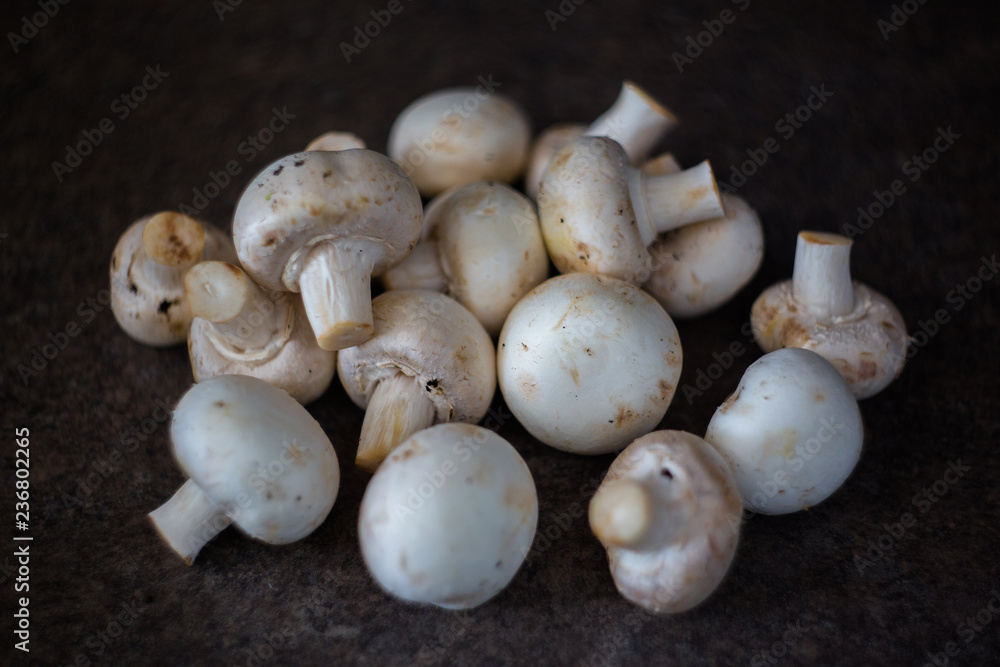 white champignons