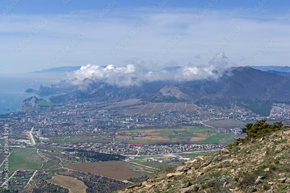 Obraz premium The tops of the mountains are covered with clouds. Crimea.