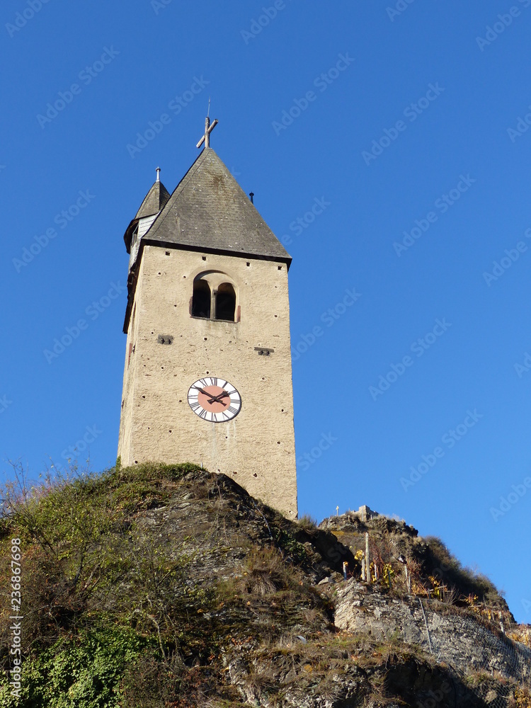 Einsamer Glockenturm auf Felsen in Kobern-Gondorf / Mosel