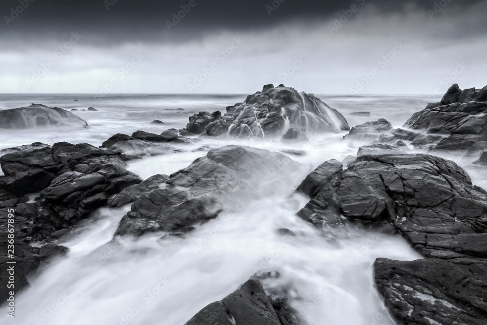 Rocas en blanco y negro Rocas en blanco y negro