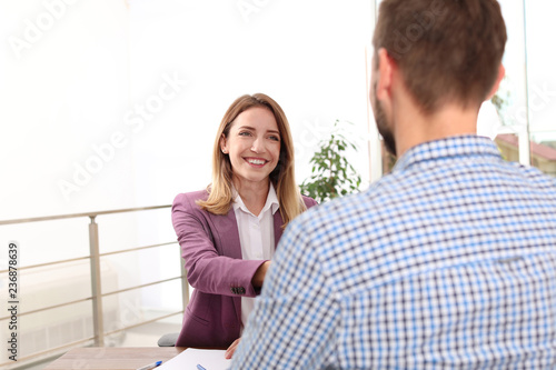 Εκτύπωση καμβά Human resources manager conducting job interview with applicant in office