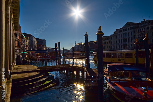 Venezia - canale barca - mare - turismo - romantico - veneto 