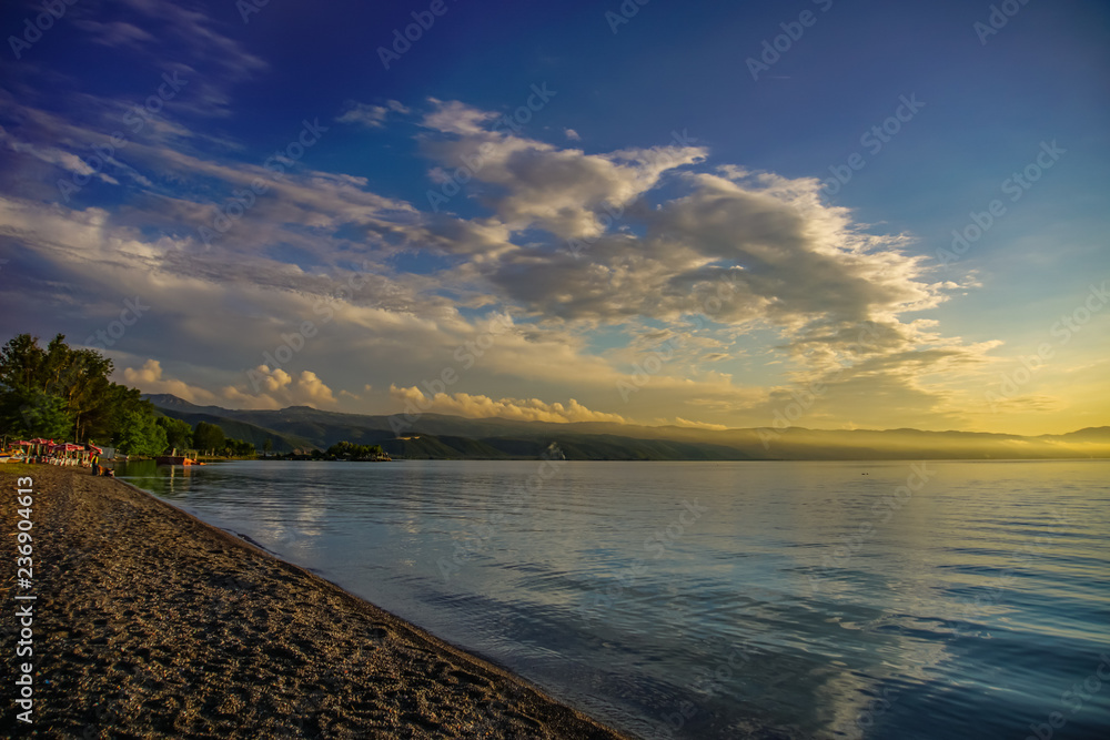 Obraz premium Landscape of lakeside from Iznik (Nicaea), Bursa, Turkey.