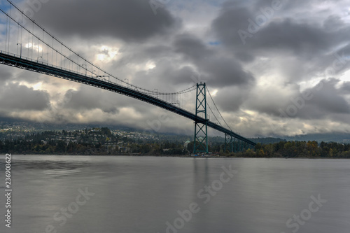 Fototapeta Naklejka Na Ścianę i Meble -  Lions Gate Bridge - Vancouver, Canada