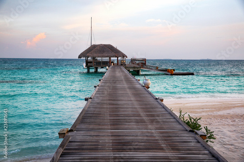 The maldives sea scenery photo