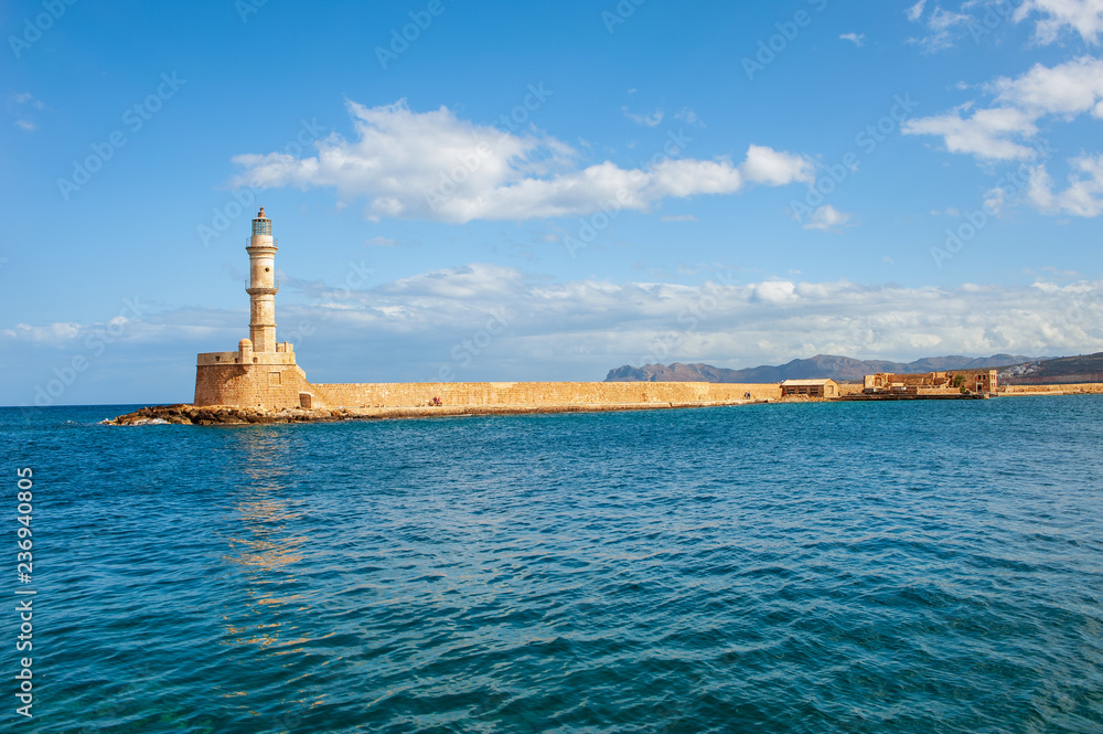 Die Hafeneinfahrt von Chania/Kreta