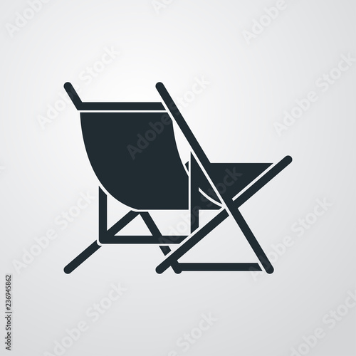 cono plano silla de playa en fondo gris