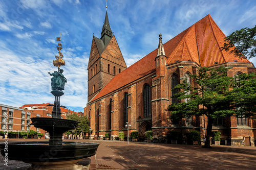 Tableau sur toile Church on Market place on the Market Square in Hanover in Germany