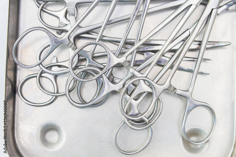 Surgical instruments, a set of surgical instruments Surgical instruments, a set of surgical instruments