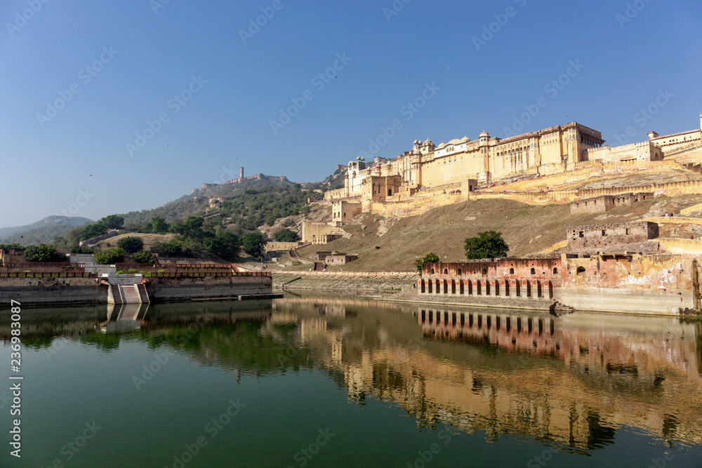 Lake and view of Amber Fort on the outskirts of Jaipur, Rajasthan, India
