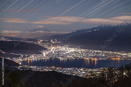 高ボッチ高原から富士山と星の軌跡