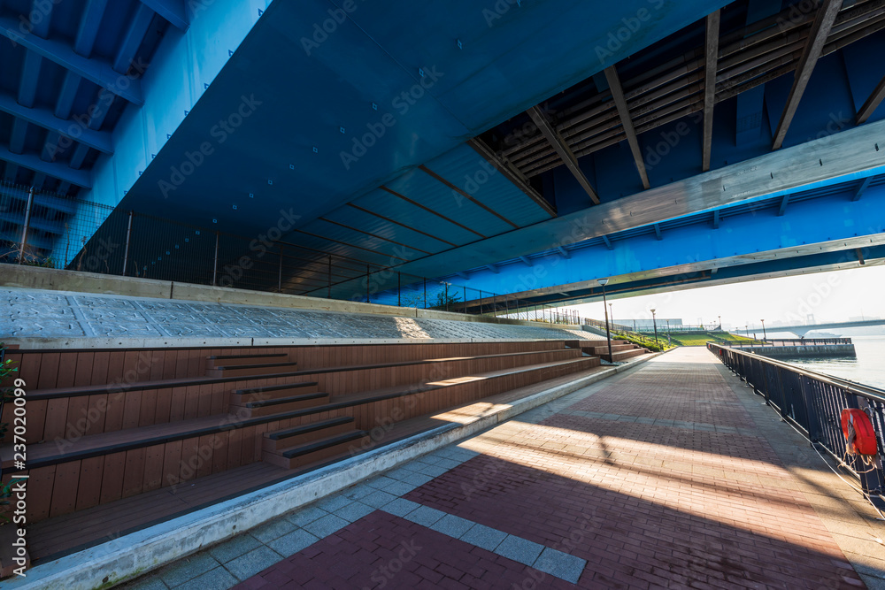Fototapeta premium 晴海大橋 Under the bridge