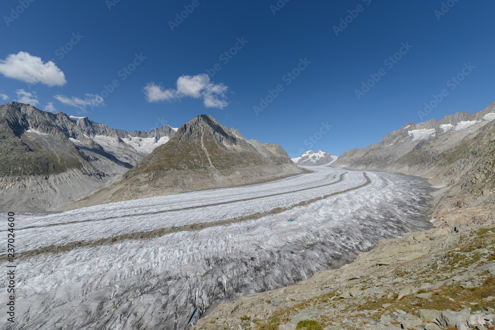 Φωτογραφία Aletsch glacier area wanderweg hiking trail mountain view in Bettmeralp to Fiesc
