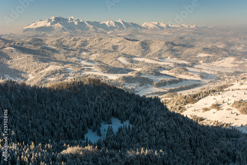 Zima w Pieninach,widok z Wysokiej na Tatry.