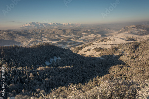Zima w Pieninach,widok z Wysokiej na Tatry.