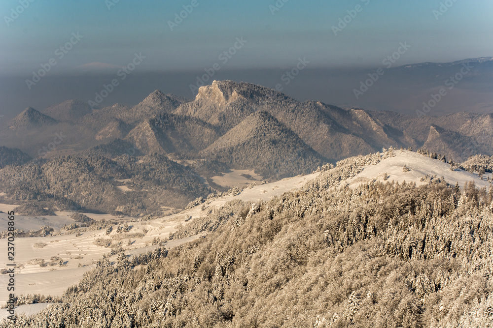 Zima w Pieninach,widok z Wysokiej na Tatry.