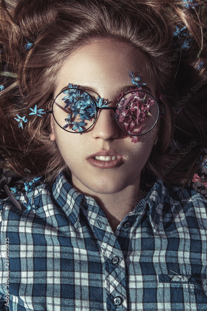 The flowers on the eyes The flowers on the eyes