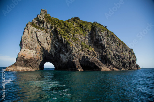 Hole in the Rock Bay of Islands New Zealand © Elle mana