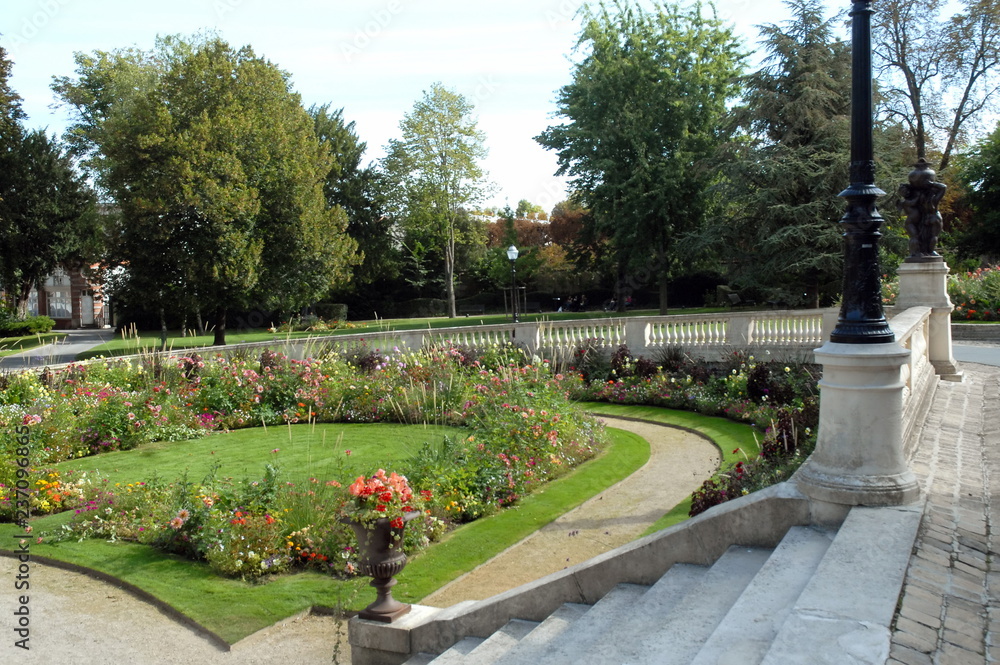 Ville d'Epernay, jardin de l'Hôtel de Ville et escalier, département de la Marne, France