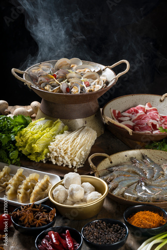 Seafood hotpot set meal