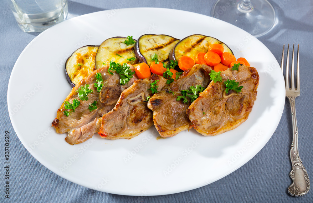 Barbecued lamb chops with aubergine