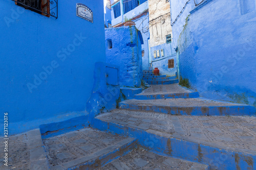 Street scene in the blue medina of Chefchaouen, Morocco © Tjeerd