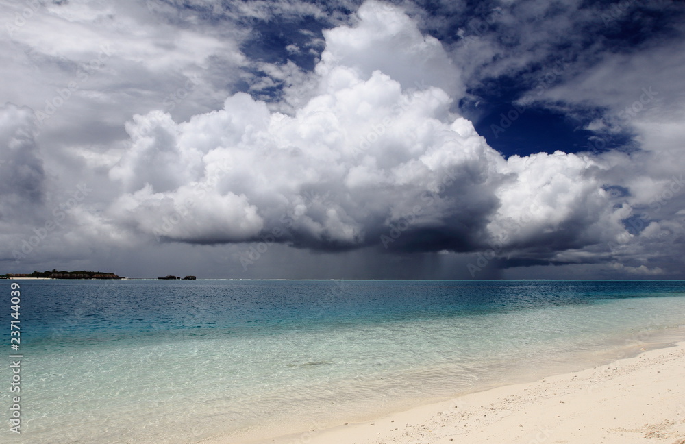 before rain on Maldives 