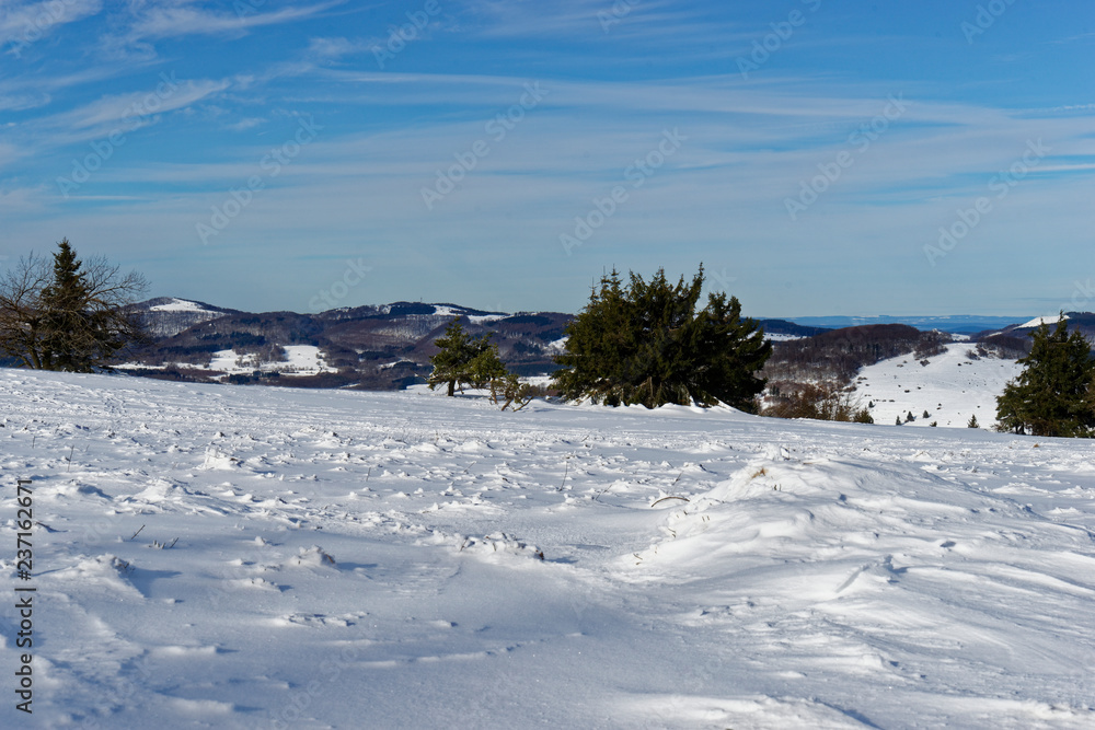 Der Kreuzberg - der Heilige Berg der Franken - im Winter, Biosphärenreservat Rhön, Unterfranken, Franken, Bayern, Deutschland Der Kreuzberg - der Heilige Berg der Franken - im Winter, Biosphärenreservat Rhön, Unterfranken, Franken, Bayern, Deutschland