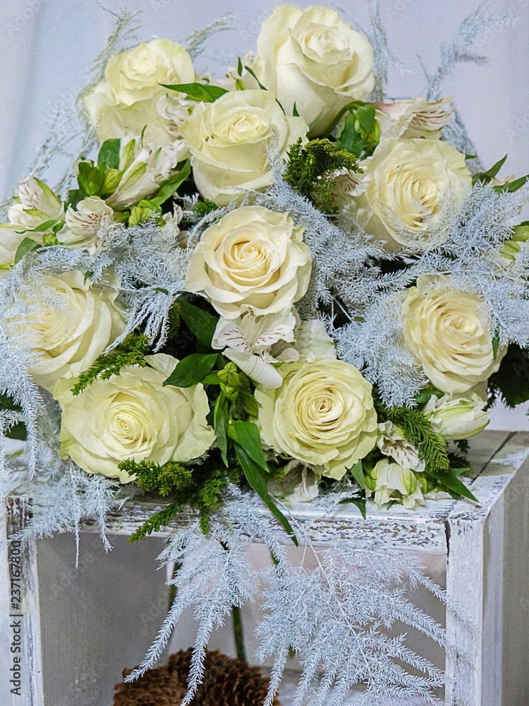 Beautiful bouquet of white roses Beautiful bouquet of white roses