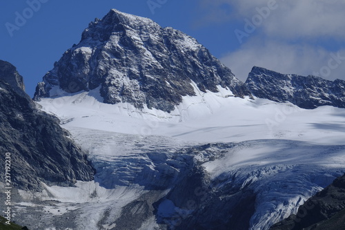 Silvrettagruppe in den Zentralalpen zwischen der Schweiz und Österreich von Österreich aus gesehen © dina