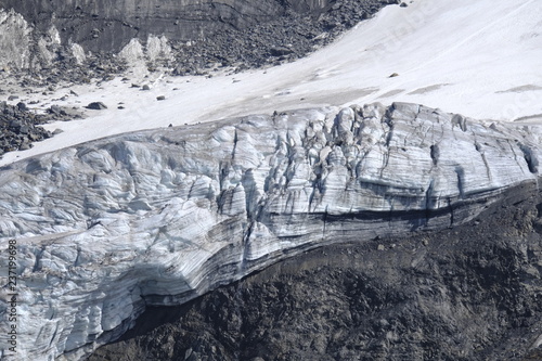 Kaunertaler Gletscher in den Zentralalpen zwischen der Schweiz, Italien und Österreich von der Kaunertaler Gletscherstaße in Österreich aus gesehen photo