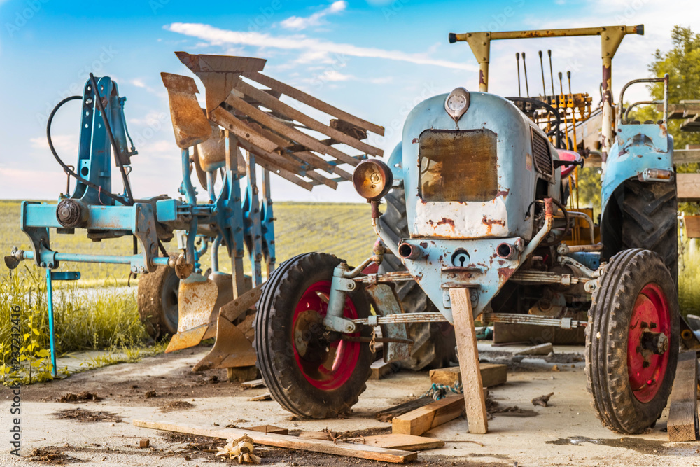 Obraz premium alter Traktor 