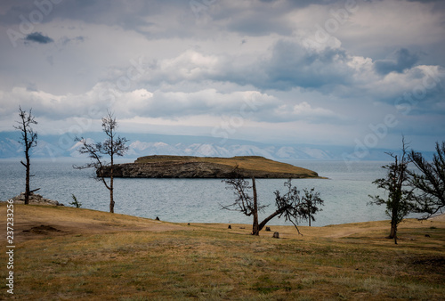 Scenic view of the shores of Lake Baikal © Uladzik Kryhin